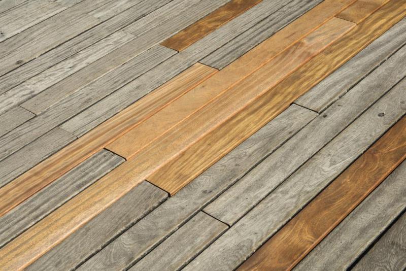 Comment savoir si une terrasse en bois ou composite doit &ecirc;tre r&eacute;nov&eacute;e ?